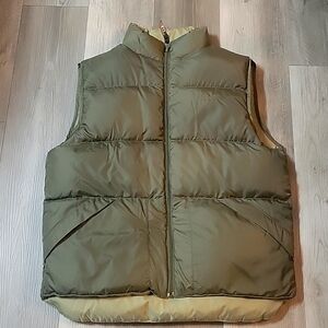 LL BEAN PUFFER VEST, like new. Army green and reverses to light green. Size M.